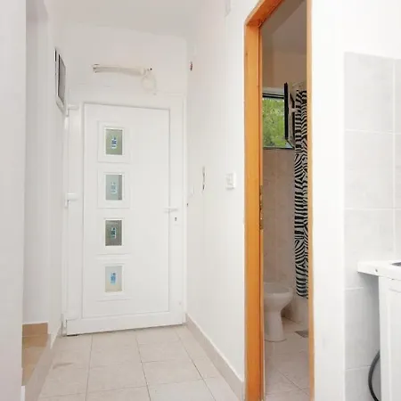 Apartment By The Sea Kosljun, Pag - 4111 Pag Town